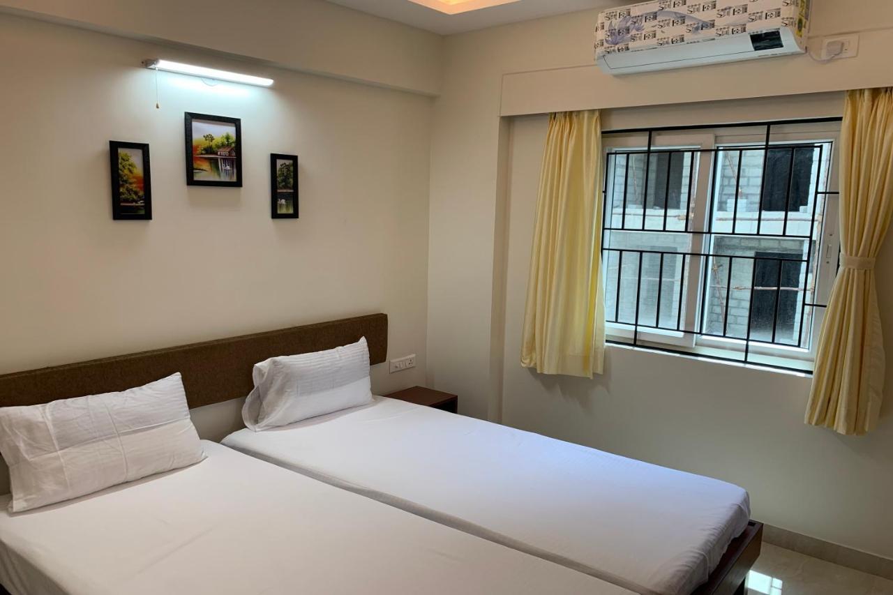 Vennela Hotel Apartments Бангалор Экстерьер фото